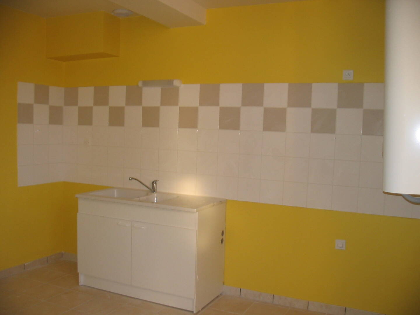 cuisine Belleville.JPG