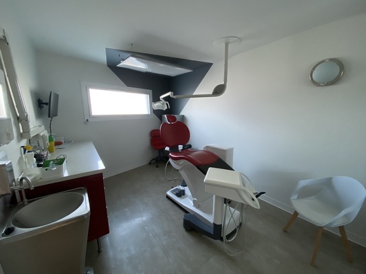 (49) Cède cabinet dentaire en périphérie de Cholet - VO/99