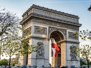 Recherche collaborateur (trice) PARIS 16  H/F