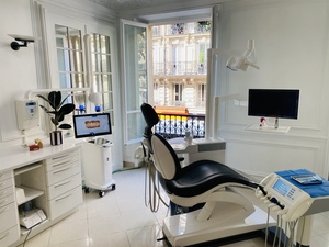 RECHERCHE COLLABORATEUR/TRICE LIBERAL PARIS 6 H/F