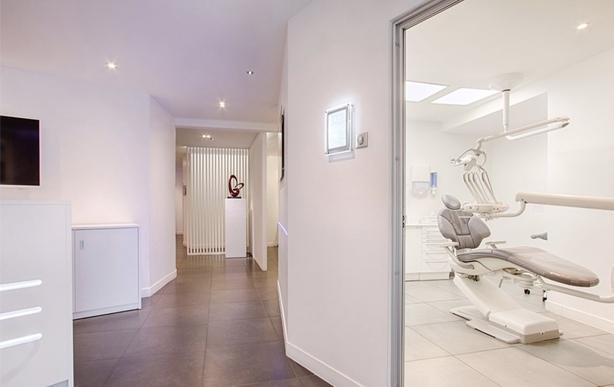 Recherche omni/implanto Paris 15e H/F