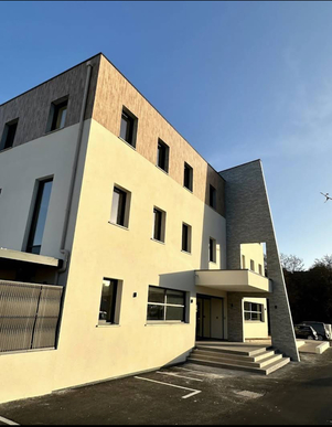 AJACCIO – Cession cabinet dentaire clé en main – SELARL structurée, activité rentable, et reprise autofinancée. 