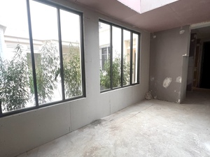 Local commercial PMR 290 m2 double accès rue Paris 17e Guy Moquet
