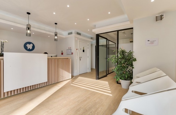 Recherche ASSITANTE DENTAIRE QUALIFIÉE - SURESNES H/F