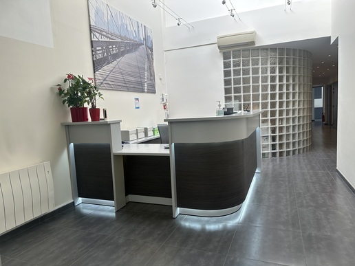 Vente murs cabinet omnipratique et implantologie 