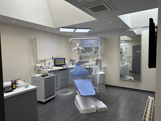 Vente murs cabinet omnipratique et implantologie 