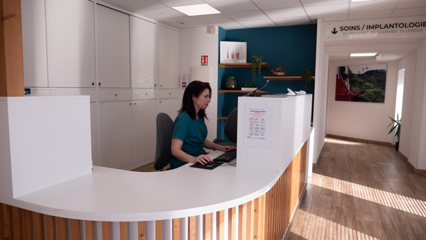 poste de collaborateur  H/F