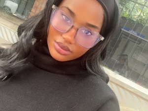 Assistante dentaire en contrat professionnel 