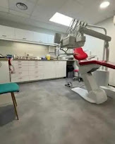 Vente murs cabinet dentaire 5 fauteuils moderne 