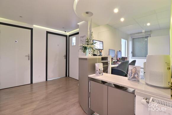 urgent , suite à changement de Région, Cabinet Récent, patientèle fidèle recherche praticien/ne