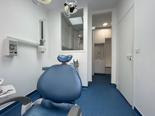 (75) Cabinet dentaire libéral