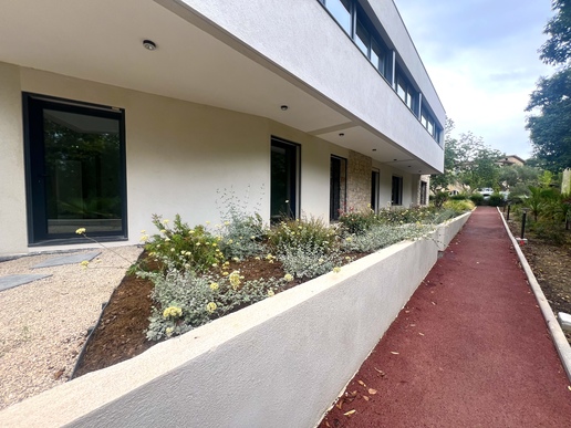 MOUGINS (06) - A VENDRE POUR OTHODONTISTES PEDODONTISTES EXCLUSIVEMENT