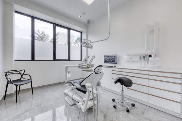 Assistante dentaire cabinet orthodontie pedodontie paris 14 H/F