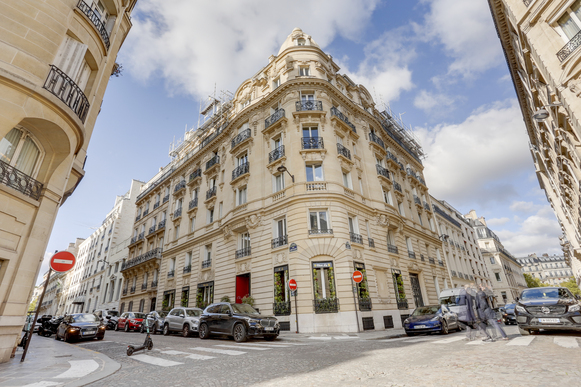 SYDEL vous propose un cabinet à Paris 8 – Patientèle fidèle, matériel complet, cabinet optimisé