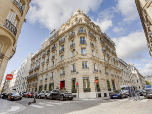 SYDEL vous propose un cabinet à Paris 8 – Patientèle fidèle, matériel complet, cabinet optimisé