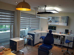 Recherche assistante dentaire en contrat pro ou apprentissage Paris 13 h/f