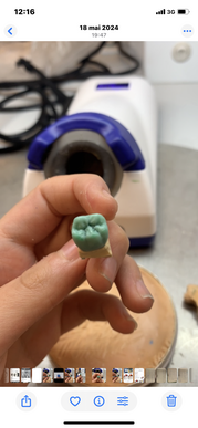 Trouver un travail en tant que prothésiste en fixe  ou adjointe 