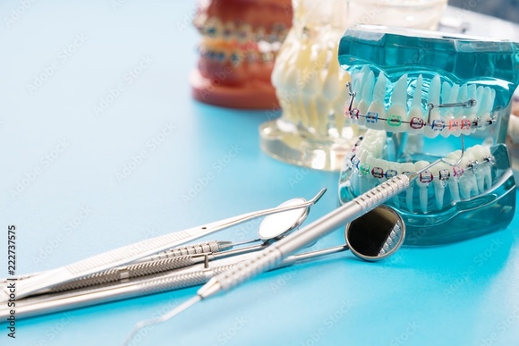 (21) Cabinet d’orthodontie à environ 1h30 à 2h de Paris (Réf : VE/97) 