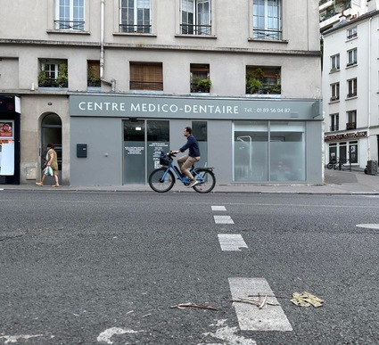 CHIRURGIEN DENTISTE  h/f Paris