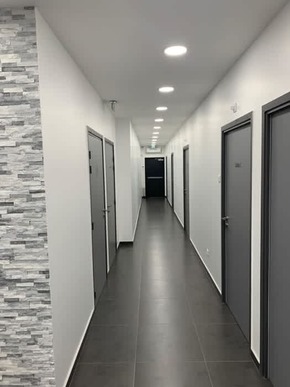 Cabinet 8 fauteuils clé en main !!