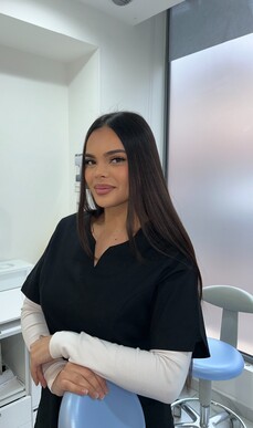 Assistante dentaire qualifié