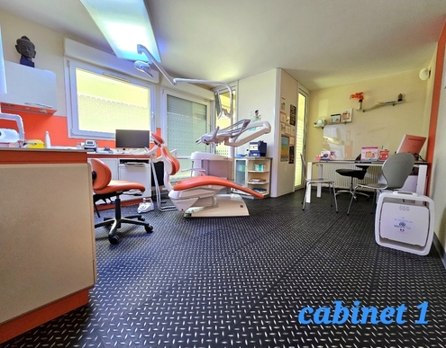  SYDEL vous propose un cabinet à Guyancourt (78) – Fonds libéral et murs