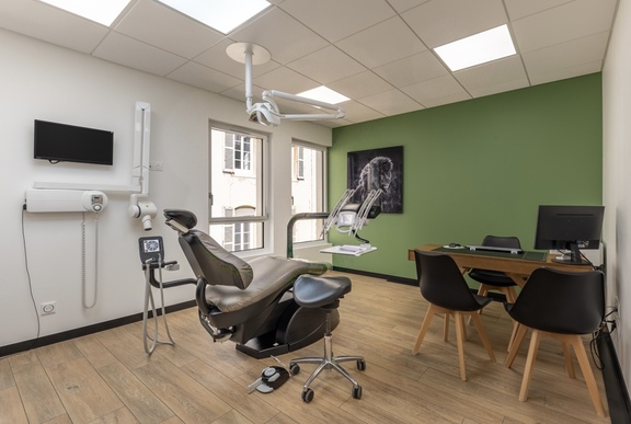 Recherche ASSISTANTE DENTAIRE QUALIFIÉE  H/F