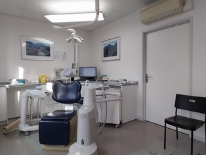 Vends cabinet dentaire (44)