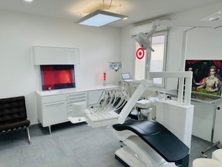 SYDEL vous propose un cabinet dentaire à Ennery (57) – Cabinet ortho et implanto à céder, murs et fonds