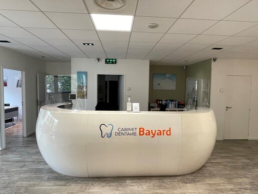 cherche remplacant(e)avec possibilité de collaboration H/F