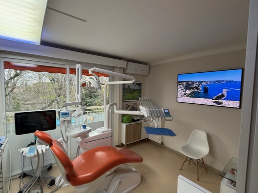 Cabinet dentaire à vendre – Aix-en-Provence (secteur Lycée Cézanne)