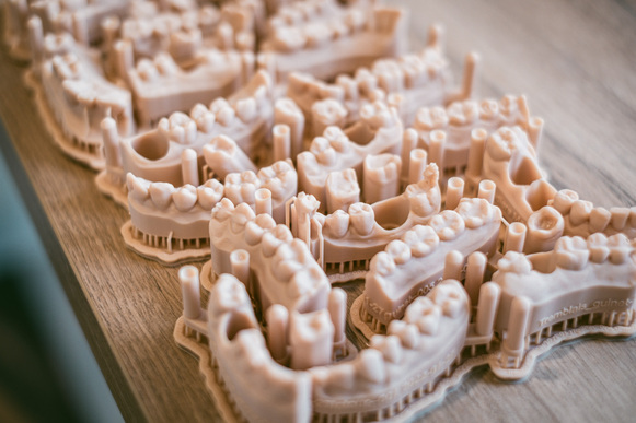 laboratoire ultra spécialisé recherche sculpteur/maquilleur H/F