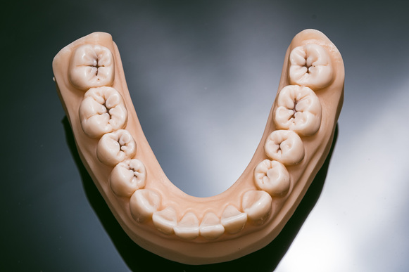 laboratoire ultra spécialisé recherche sculpteur/maquilleur H/F