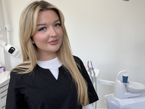 Assistante dentaire qualifiée disponible mardi et mercredi 