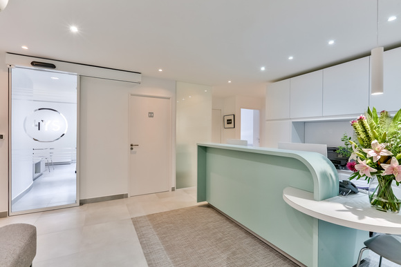 Cabinet orienté parodontologie et dentisterie esthétique recherche à compléter son équipe H/F