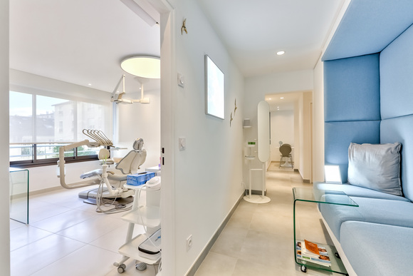 Cabinet orienté parodontologie et dentisterie esthétique recherche à compléter son équipe H/F