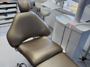 FAUTEUIL DENTAIRE PLANMECA i5 ambidextre très bon état de 2020