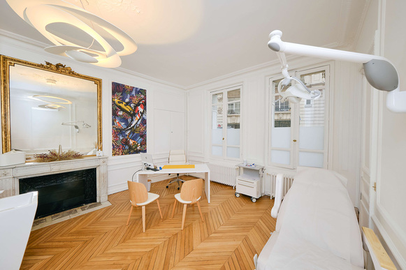 A louer – Bureaux médicaux & dentaires de standing – Paris 16e (Étoile / Victor Hugo)