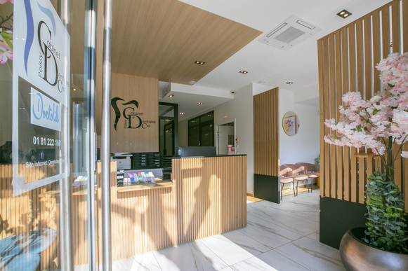 Poste assistante dentaire contrat professionalisation Poissy  H/F