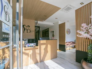 Poste assistante dentaire contrat professionalisation Poissy  H/F