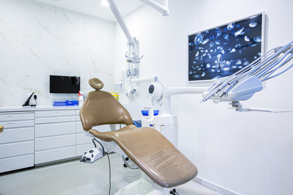 Poste assistante dentaire contrat professionalisation Poissy  H/F