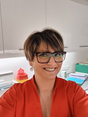 ASSISTANTE DENTAIRE QUALIFIÉE 