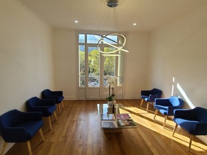 Cherche praticien(ne) orienté(e)/spécialisé(e) en paro h/f