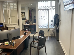 Cabinet dentaire – Paris 17e (Parc Monceau)  Recherche Assistante Dentaire en alternance 3 jours/semaine (mardi, mercredi, jeudi) a partir de fin mai  H/F