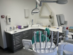 VENTE PARTS CABINET DENTAIRE VAR