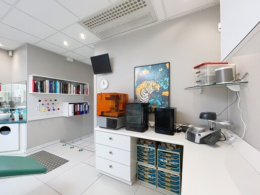Cède cabinet d'orthodontie (accompagnement du repreneur possible)
