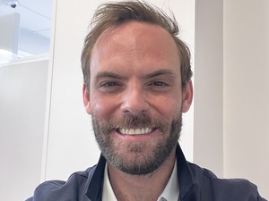 Dr Douglas PIDOUX - Dentiste omnipraticien, orientation implantologie