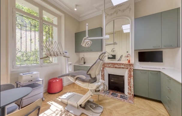 Location pièce tout équipée dans un cabinet neuf standing Paris 17