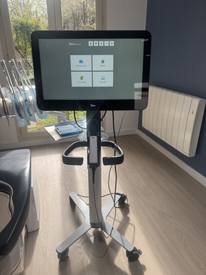 Salle dentaire équipée disponible – Lyon Croix-Rousse – Temps plein ou partiel