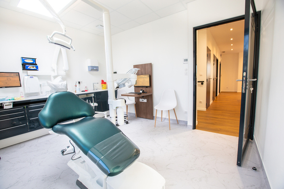 URGENT recherche assistant(e) dentaire en remplacement  H/F
